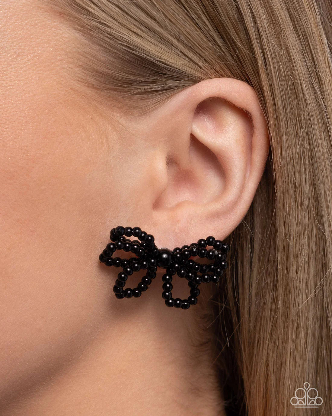 Opera Fanatic - Black ♥ Post Earrings