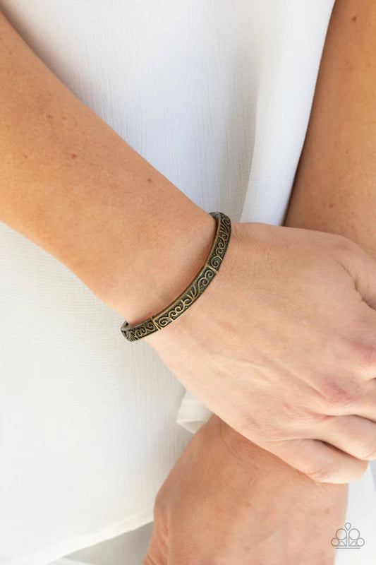 Precisely Petite - Brass ♥ Bracelet